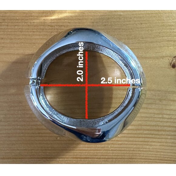 NWOT - Silver Color Hinge Cuff Bracelet - Picture 4 of 4